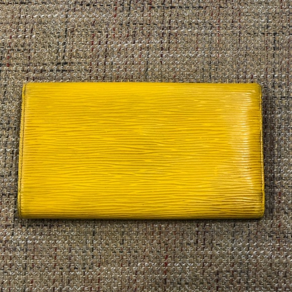 LOUIS VUITTON Sarah International Wallet Yellow epi leather Trifold Full Length - Picture 2 of 14